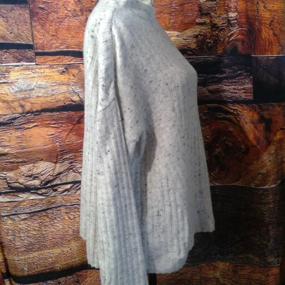 Old Navy Women's Grey Variegated Thread Long Sleeve Sweater (M) - Picture 3 of 9